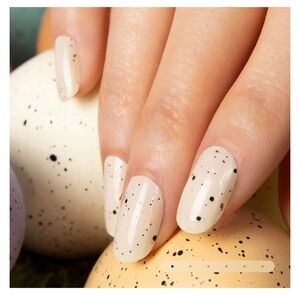 Color Street Cream Speckled Nail Strips with Black Flecks